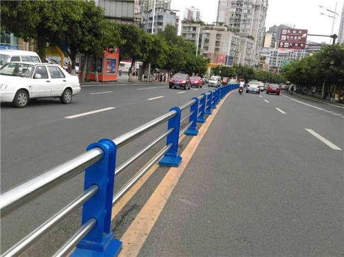 交通护栏